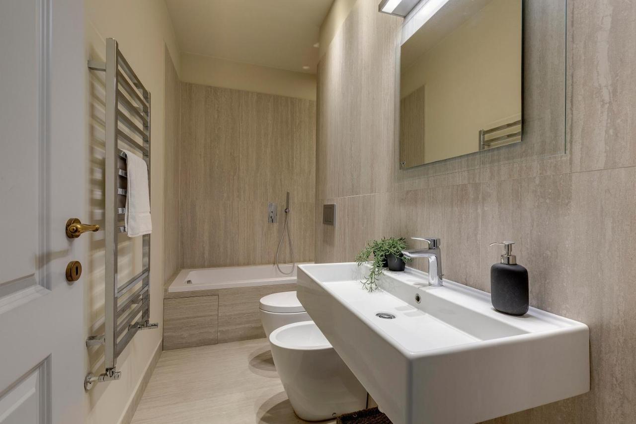 Frida Luxury Apartment By Mamo Флоренция Екстериор снимка